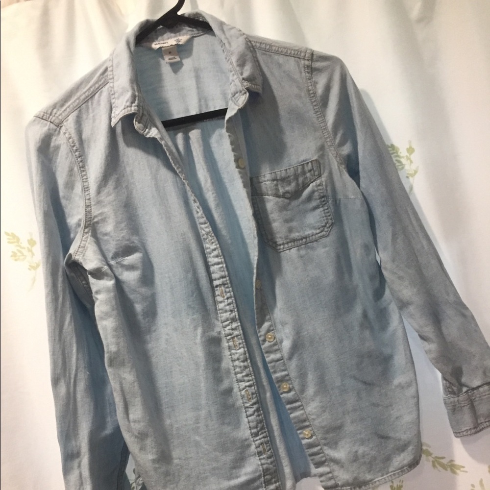 Simple button up - Picture 2 of 3